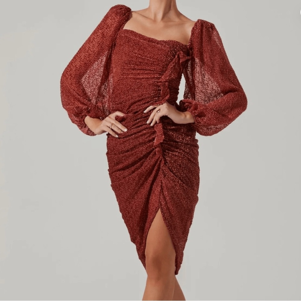 ASTR ATHENS RUCHED PUFF SLEEVE BURNOUT MIDI DRESS S